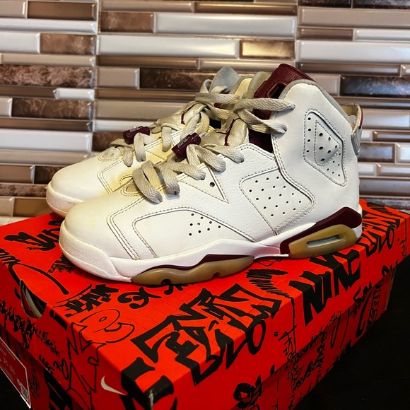 Jordan 6 Retro 'Maroon'  Size 6Y - VNDS - Picture 4 of 7